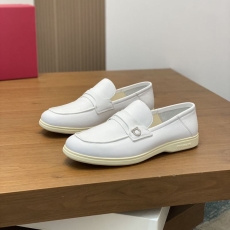 Louis Vuitton Low Shoes